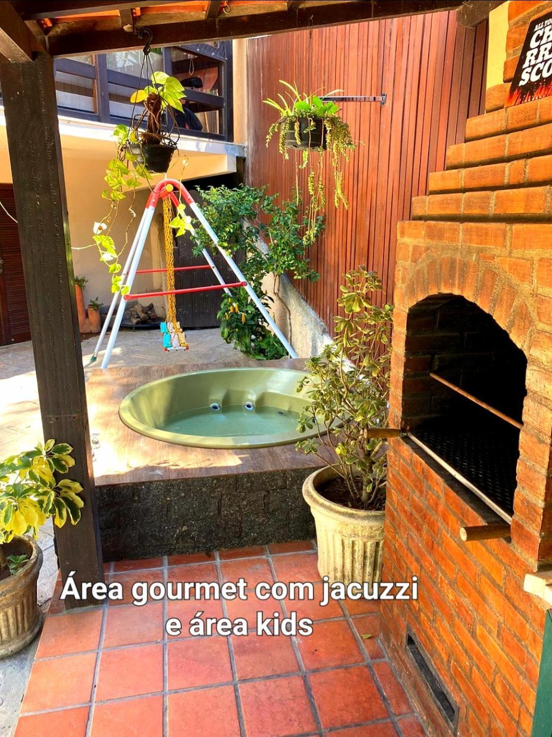 Aconchego De Itaipava - Casa De 3 Quartos, Equipada, Area Kids, Jacuzzi, Pet Friendly, Churrasqueira, Em Meio A Natureza E Proximo Ao Centro Do Bairro Petrópolis Esterno foto