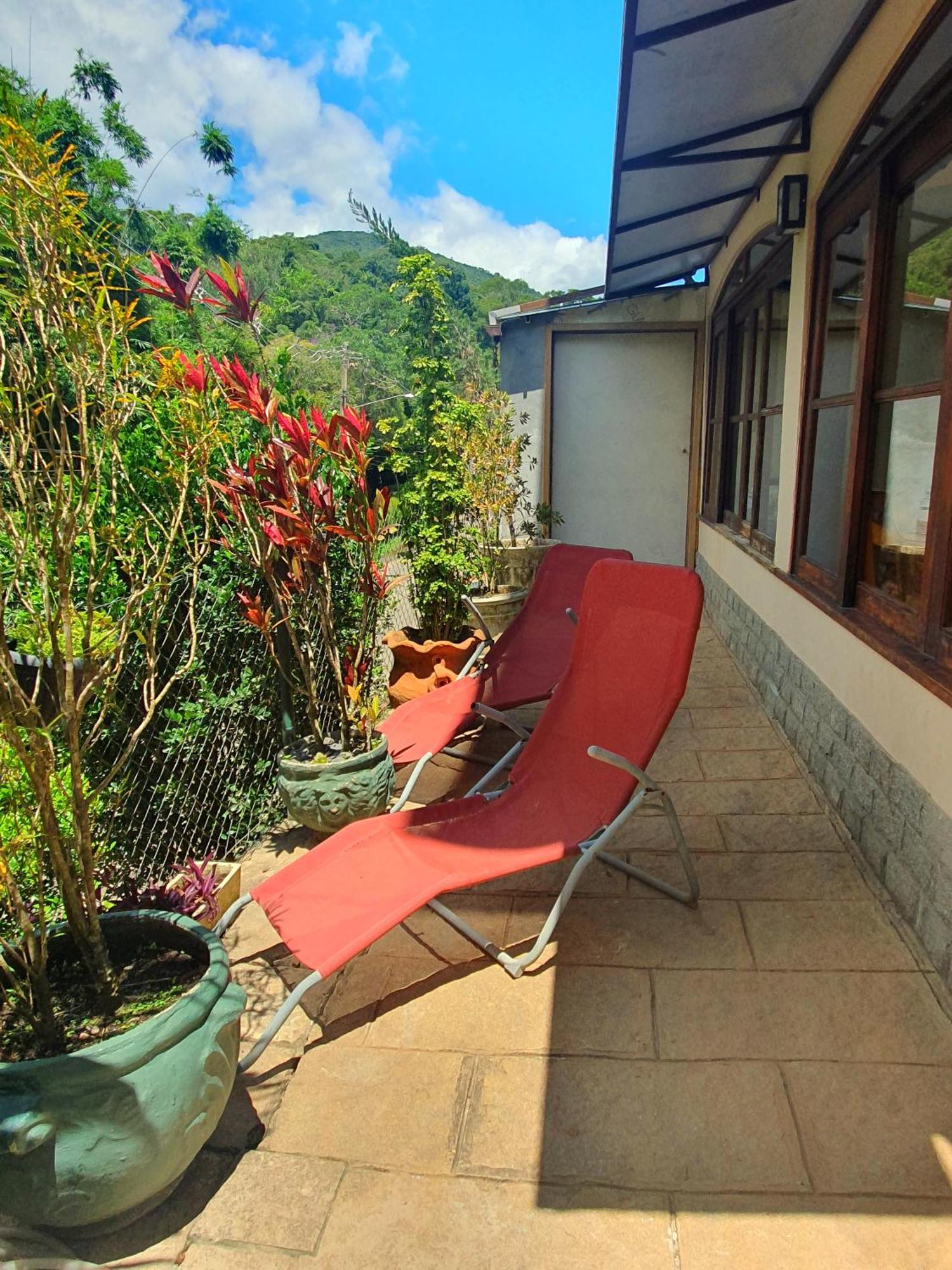 Aconchego De Itaipava - Casa De 3 Quartos, Equipada, Area Kids, Jacuzzi, Pet Friendly, Churrasqueira, Em Meio A Natureza E Proximo Ao Centro Do Bairro Petrópolis Esterno foto