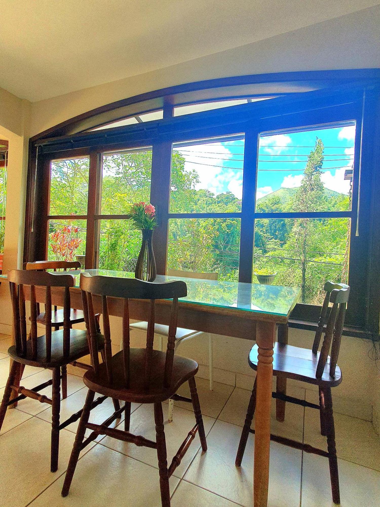 Aconchego De Itaipava - Casa De 3 Quartos, Equipada, Area Kids, Jacuzzi, Pet Friendly, Churrasqueira, Em Meio A Natureza E Proximo Ao Centro Do Bairro Petrópolis Esterno foto