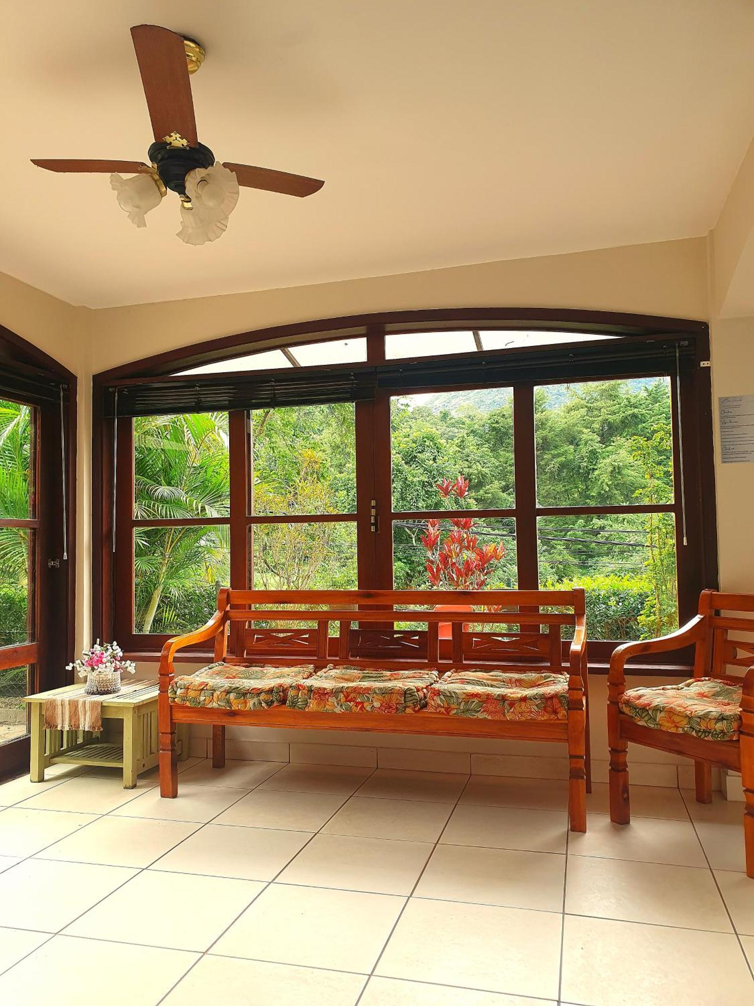 Aconchego De Itaipava - Casa De 3 Quartos, Equipada, Area Kids, Jacuzzi, Pet Friendly, Churrasqueira, Em Meio A Natureza E Proximo Ao Centro Do Bairro Petrópolis Esterno foto